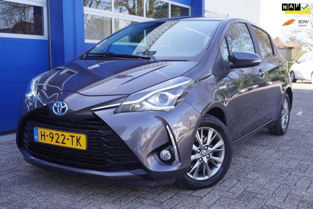 Toyota Yaris 1.5 Hybrid Dynamic, Auto's, Toyota, 4 cilinders, Bedrijf, Hybride Elektrisch/Benzine, Yaris