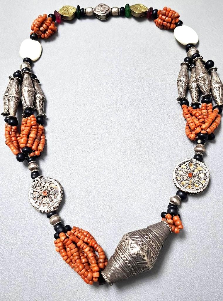 Antieke Tajikistan Oezbekistan Ketting Zilver Koraal, Ophalen of Verzenden, Zilver, Ketting, Met edelsteen
