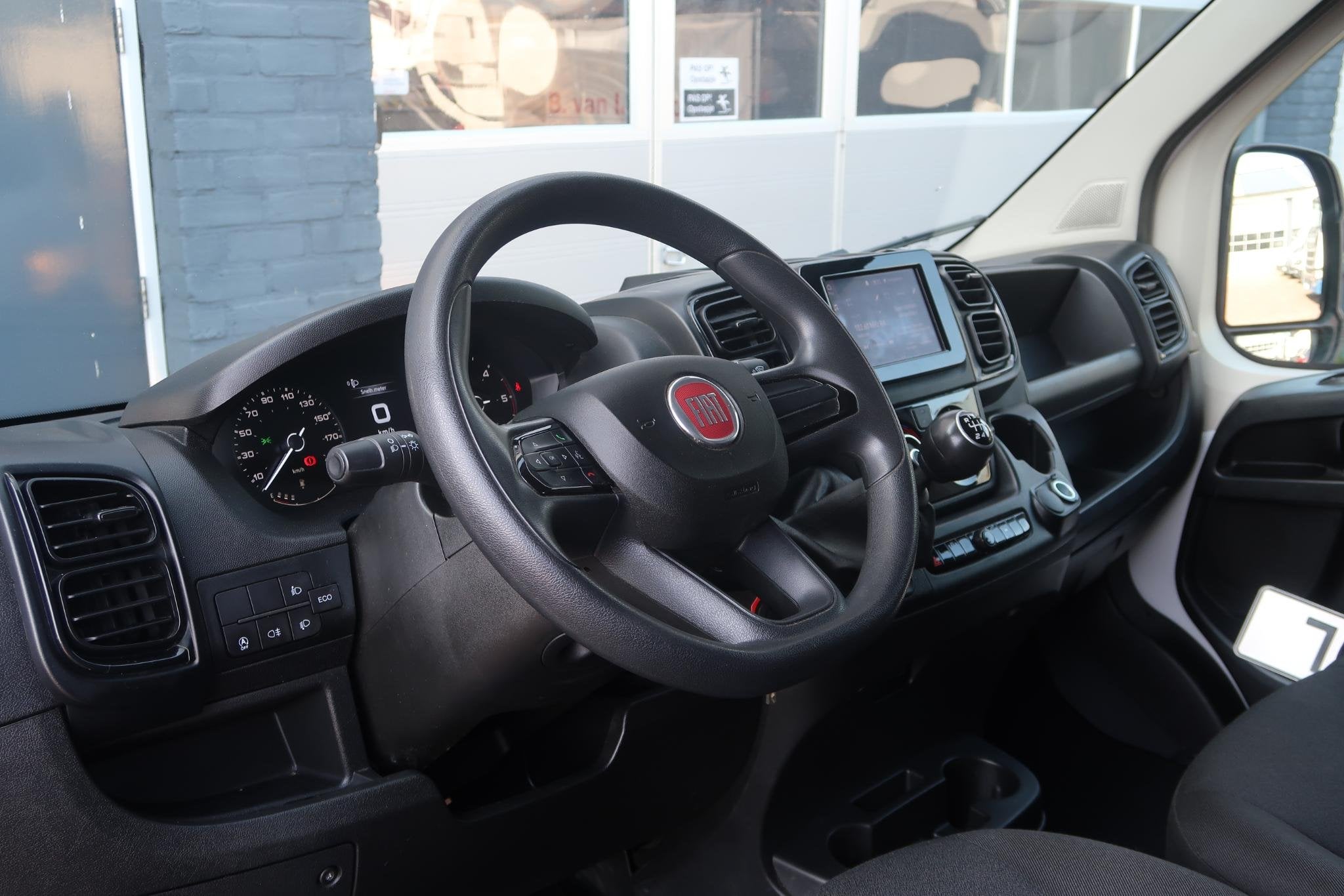 Fiat Ducato 35 2.2 MultiJet L4H2 CAMERA/ AIRCO/ NAVI/ TREKHA, Auto's, Voorwielaandrijving, Stof, Gebruikt, Euro 6