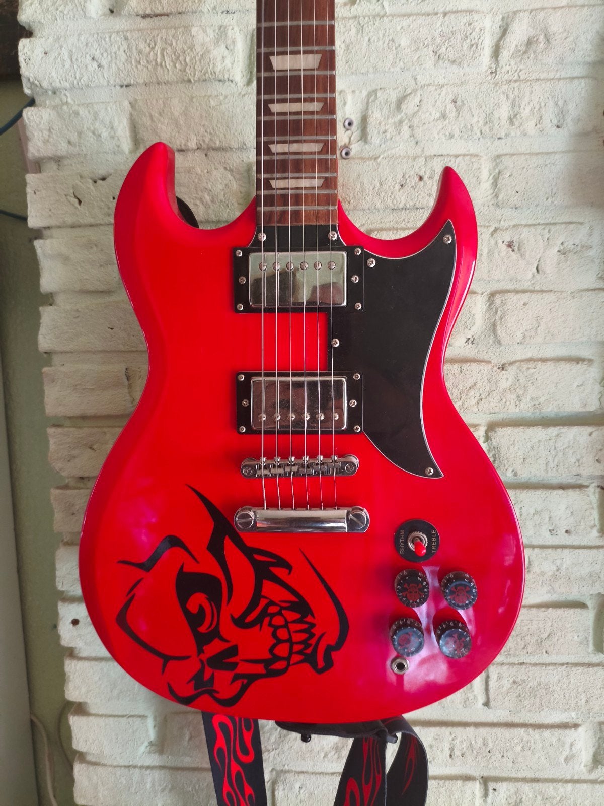 Fazley Vintage Series SG met custom decal en knoppen, Ophalen, Gebruikt, Solid body, Overige merken