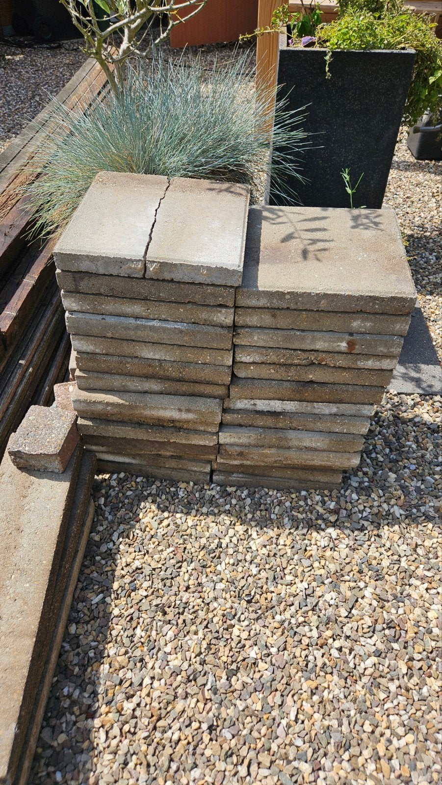 Gebruikte trottoirtegels 30x30 cm (27 stuks, 1 gebroken), Tuin en Terras, Ophalen, Gebruikt, Beton, Terrastegels