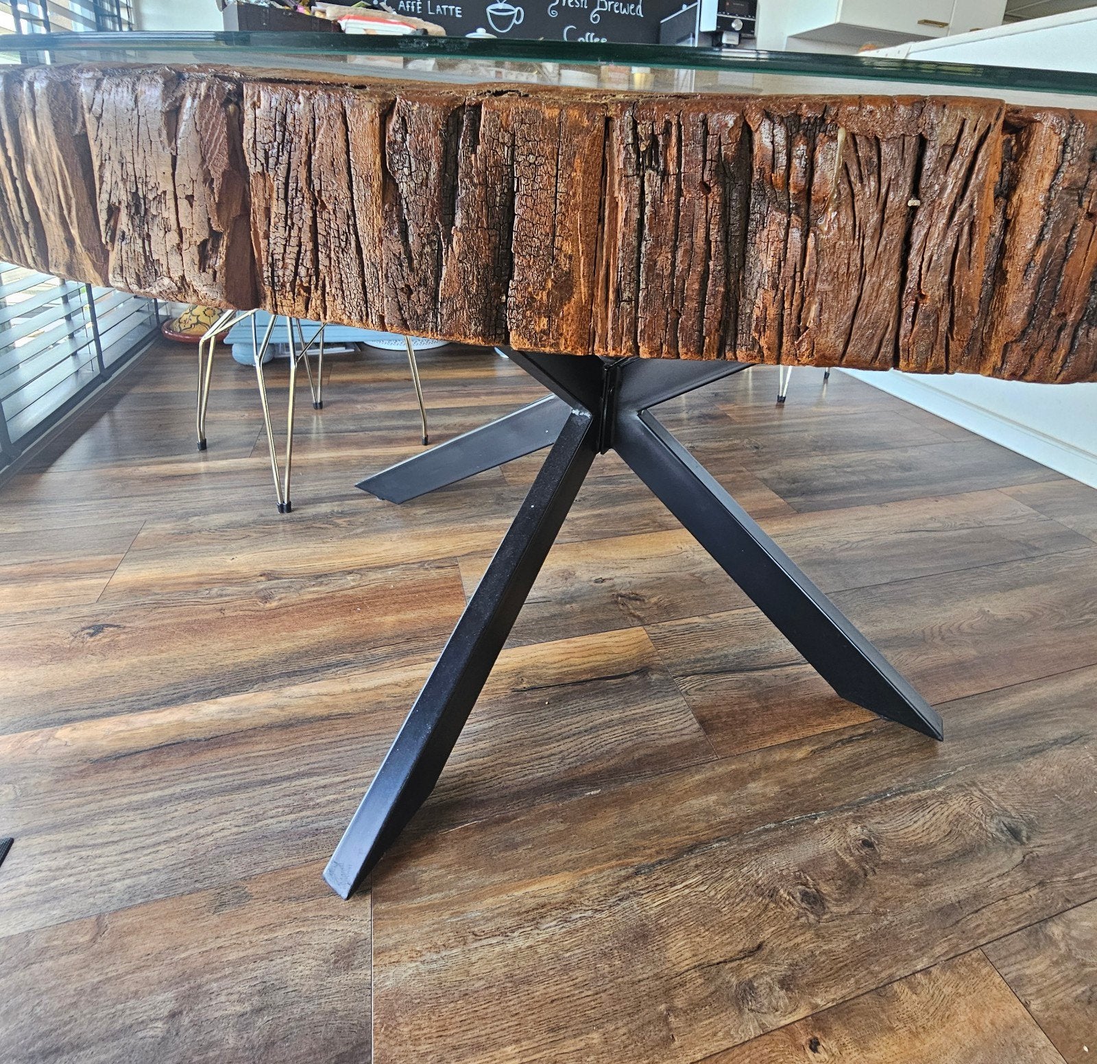 Ronde eettafel met boomstam blad en glazen plaat, Ophalen, Rond, Zo goed als nieuw, Vijf personen of meer