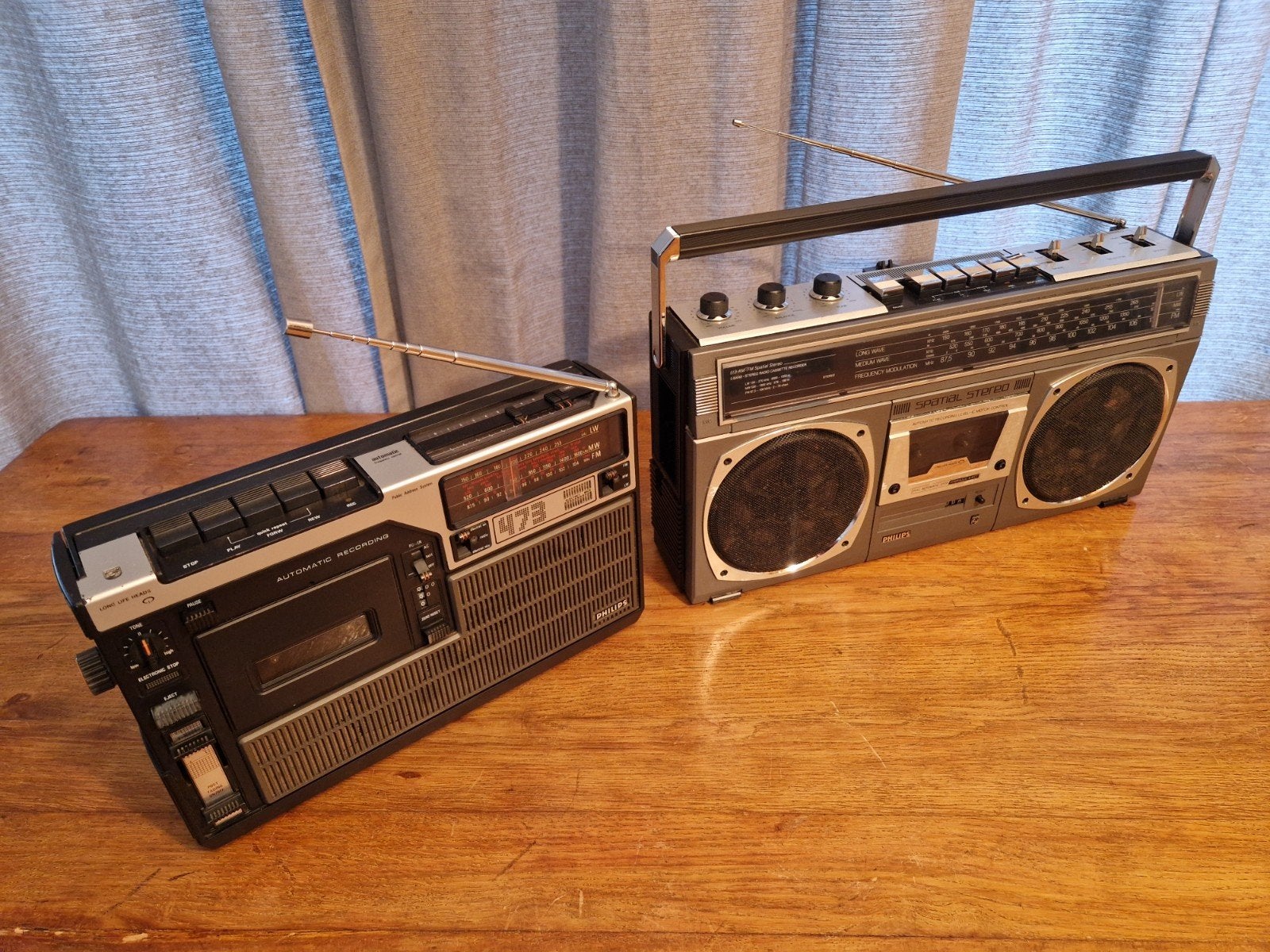 Philips 22AR513 & 473 radiocassetterecorders, aandacht nodig, Gebruikt, Philips, Ophalen of Verzenden, Philips