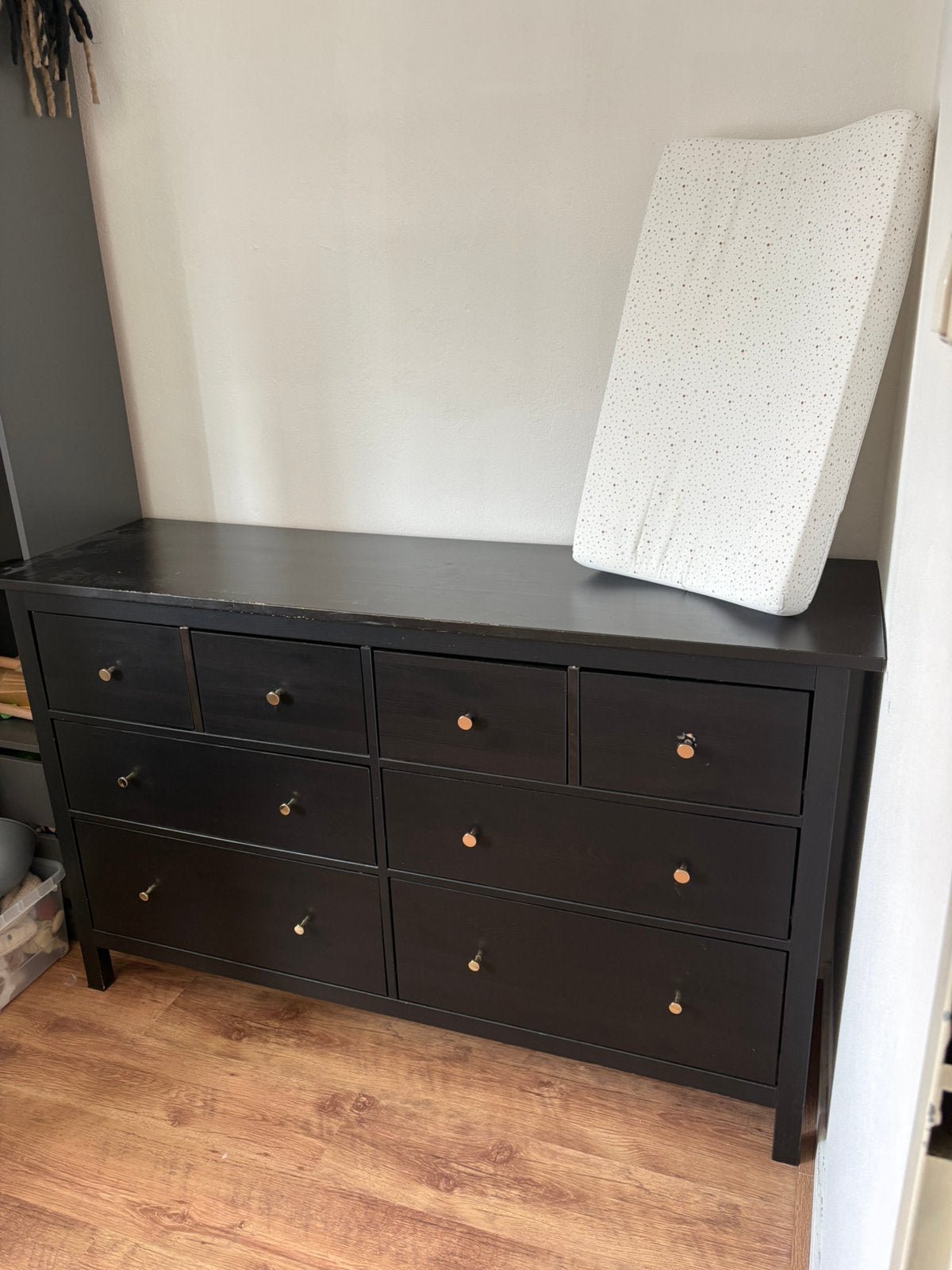 Commode/kast Hemnes van Ikea, Huis en Inrichting, Kasten | Ladekasten, Ophalen, 100 tot 150 cm, Zo goed als nieuw, 3 of 4 laden