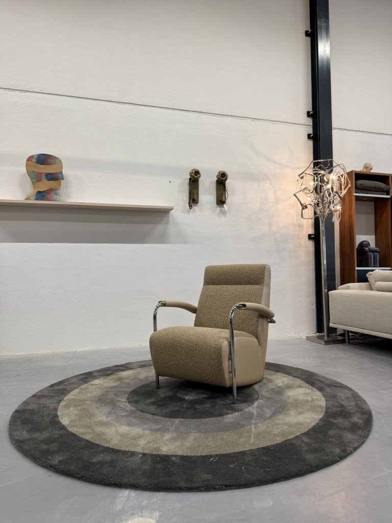 Nieuw Leolux Scylla firm Hoog stof leer zand fauteuil design, Leolux, Info@leolux.nl, Nieuw, 75 tot 100 cm