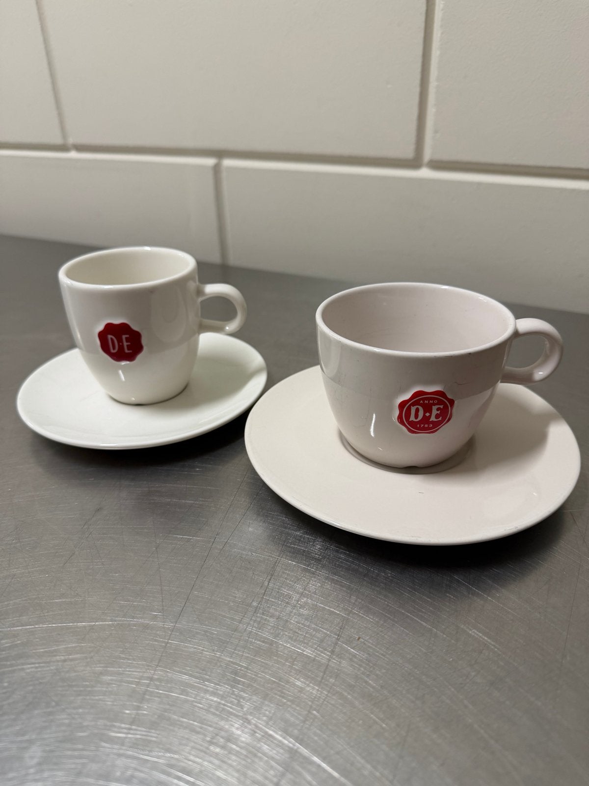Douwe Egberts koffie/cappuccino kop en schotel- 20 en 10, Ophalen, Gebruikt, Overige merken, Kop(pen) en/of Schotel(s)
