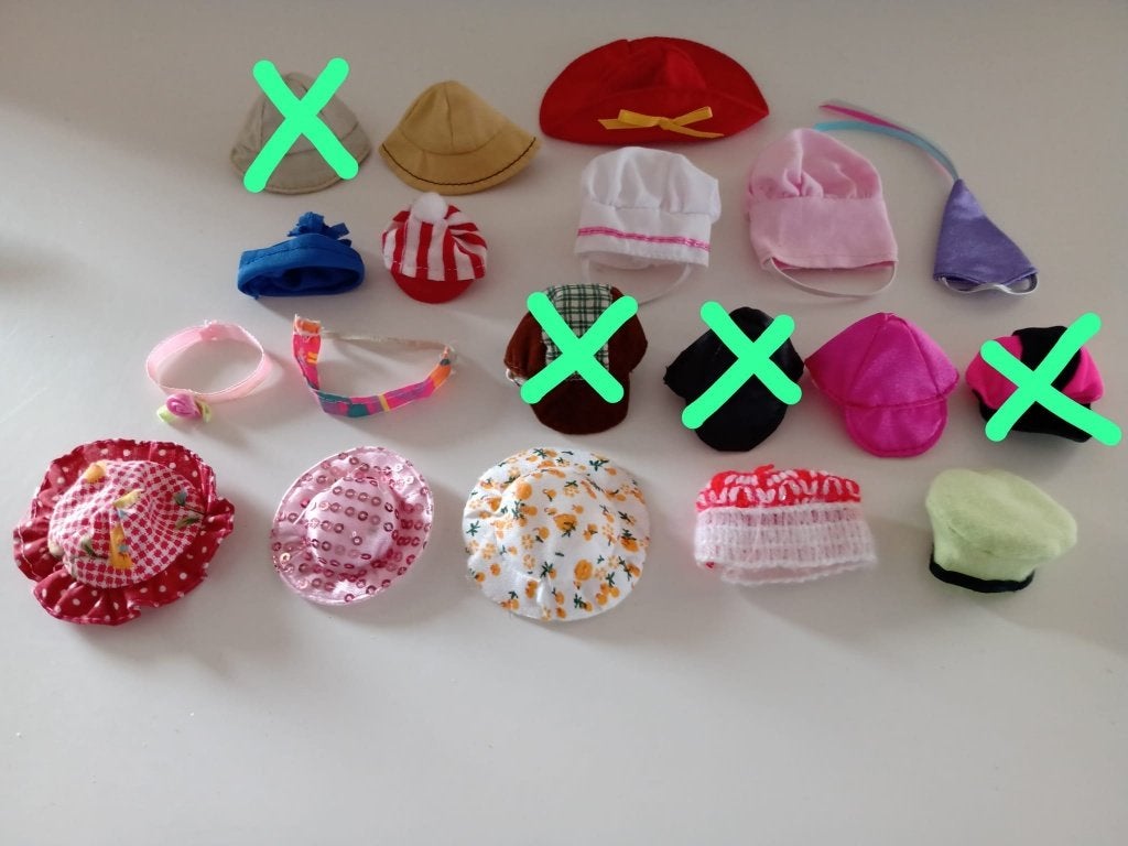 Petjes en Hoedjes voor (BARBIE) Poppen (8 foto’s), Ophalen of Verzenden, Gebruikt, Kleertjes