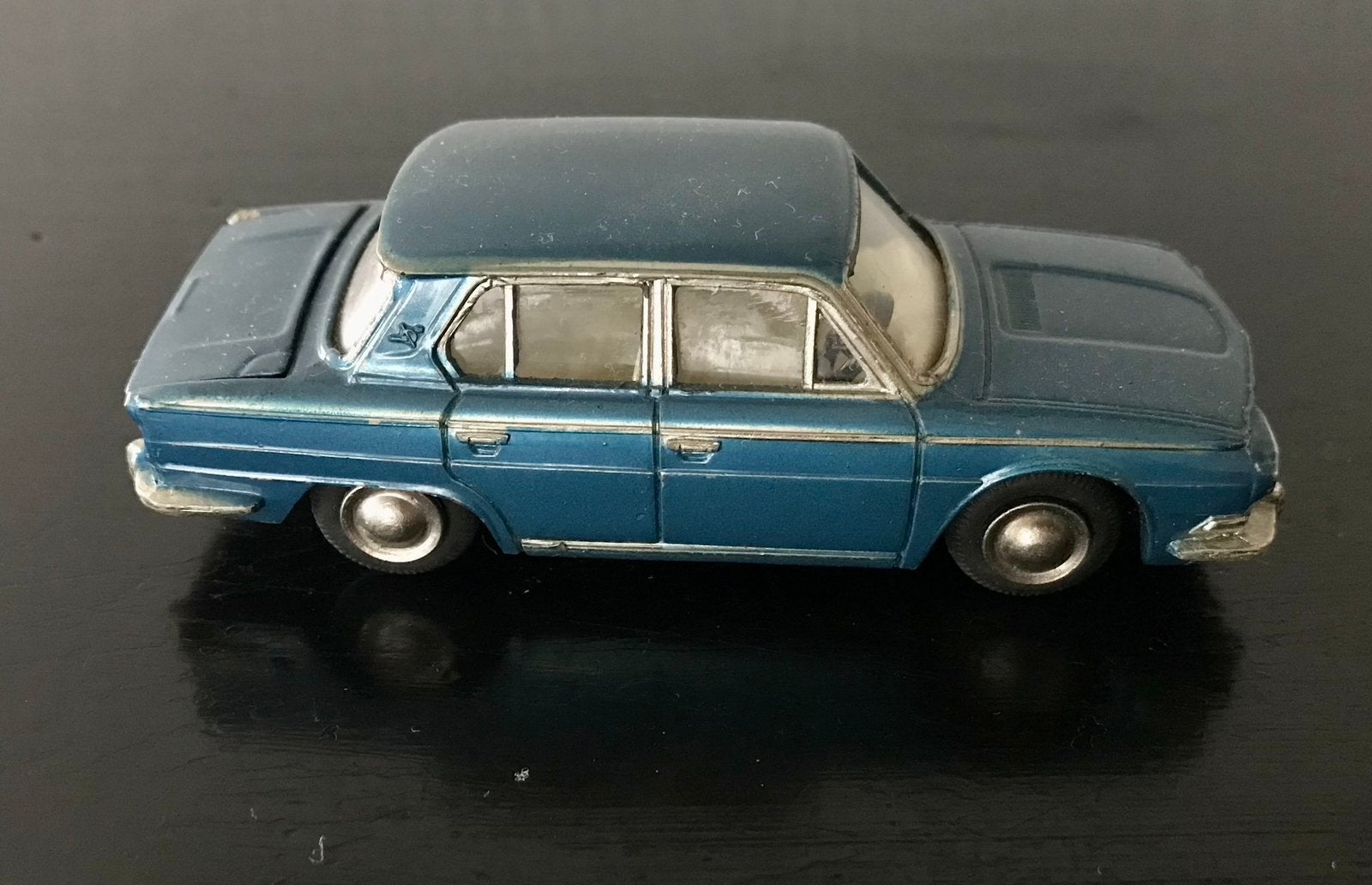 ATC modelpet nr.26 Hino Contessa 1300, Verzenden, Zo goed als nieuw, Auto, Overige merken