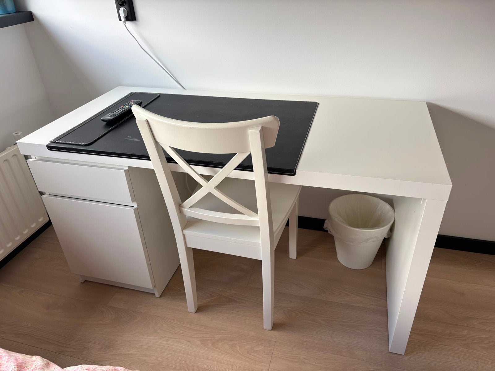 Wit bureau met ladeblok - Gebruikt, Ophalen, Gebruikt, Met lades, Spaanplaat of MDF