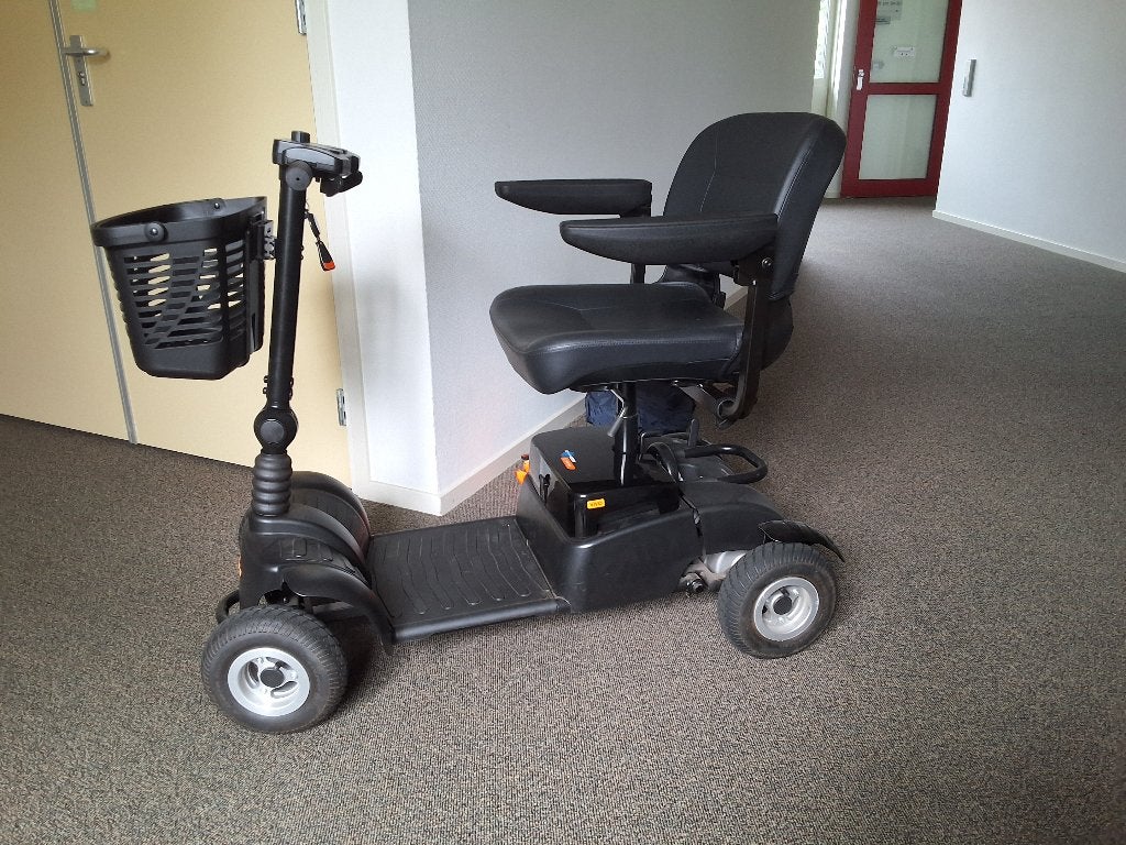 Scootmobiel VIVO (demontabel voor vervoer in auto), Diversen, 10 km/u of minder, 16 t/m 25 km, Zo goed als nieuw, Ophalen