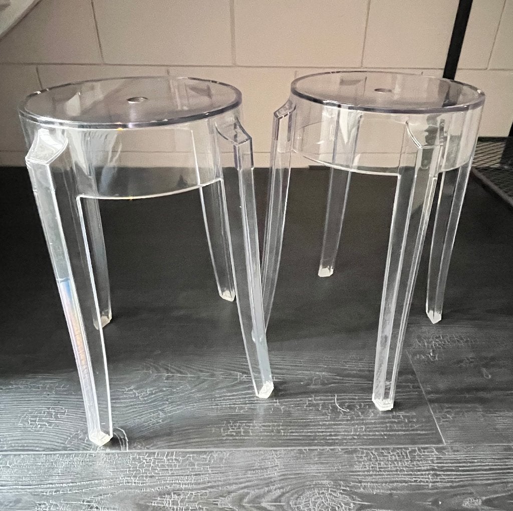 2 Kartell Charles Ghost krukken, Huis en Inrichting, Barkrukken, Kunststof, Ophalen of Verzenden, Zo goed als nieuw, 30 tot 60 cm