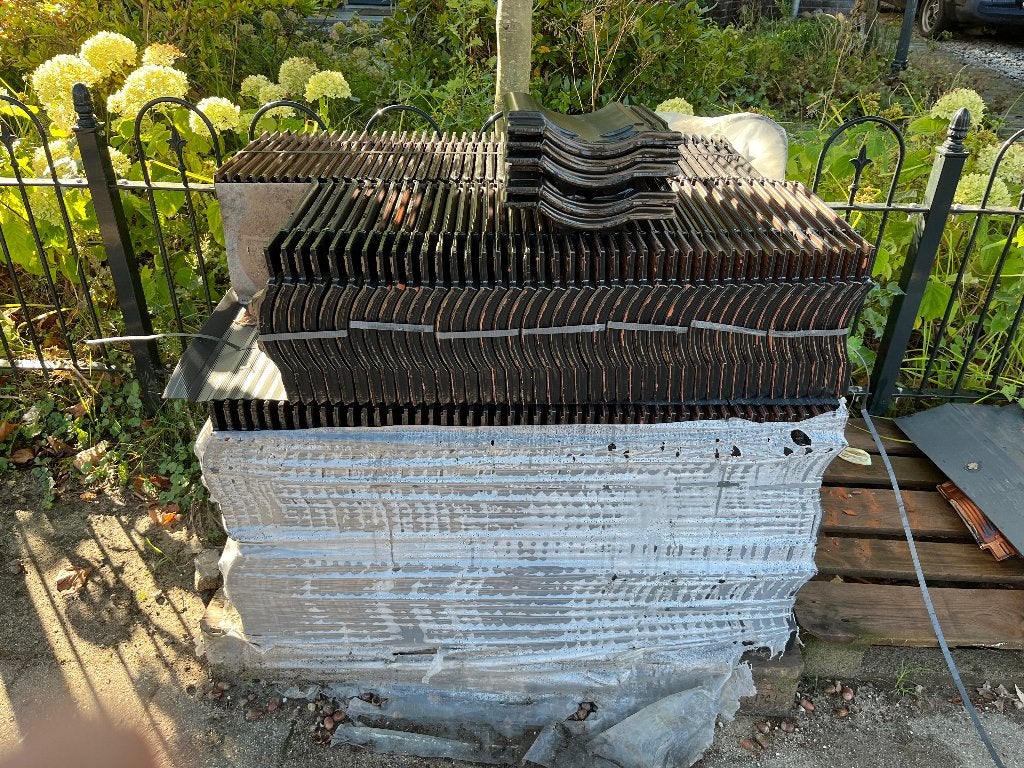 Nieuwe dakpannen 285 stuks Koramic VHV Vario zwart satinet, Ophalen, Overige materialen, Zwart, Nieuw