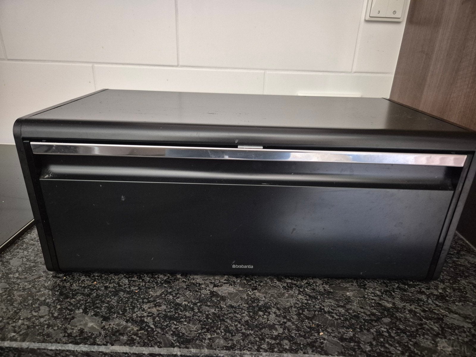 Brabantia broodtrommel - zwart, Huis en Inrichting, Ophalen, Zwart, Metaal, Broodtrommel