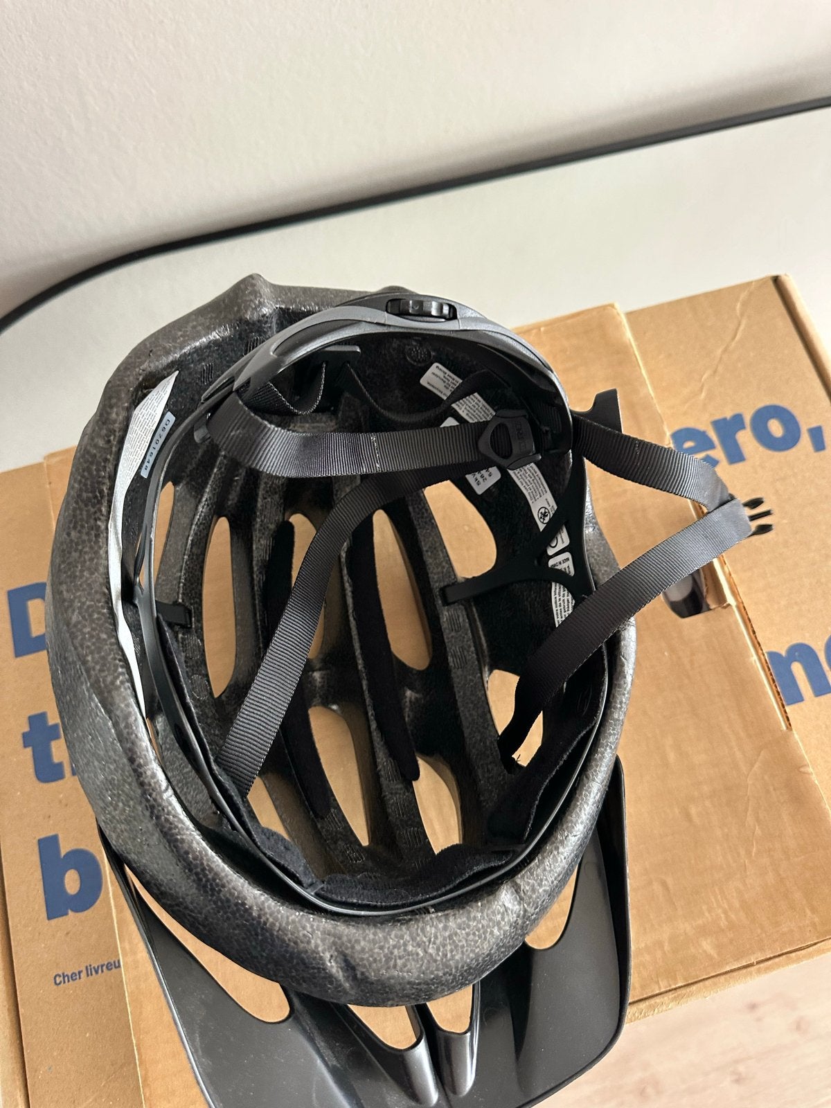 Giro fietshelm - Zwart - Zo goed als nieuw, Ophalen of Verzenden, Zo goed als nieuw, Overige maten, Heer of Dame