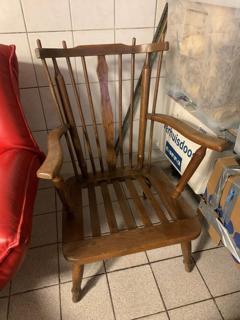 Oma stoel met kussen en armleuningen, Huis en Inrichting, Stoelen, Ophalen, Gebruikt, Bruin, Eén