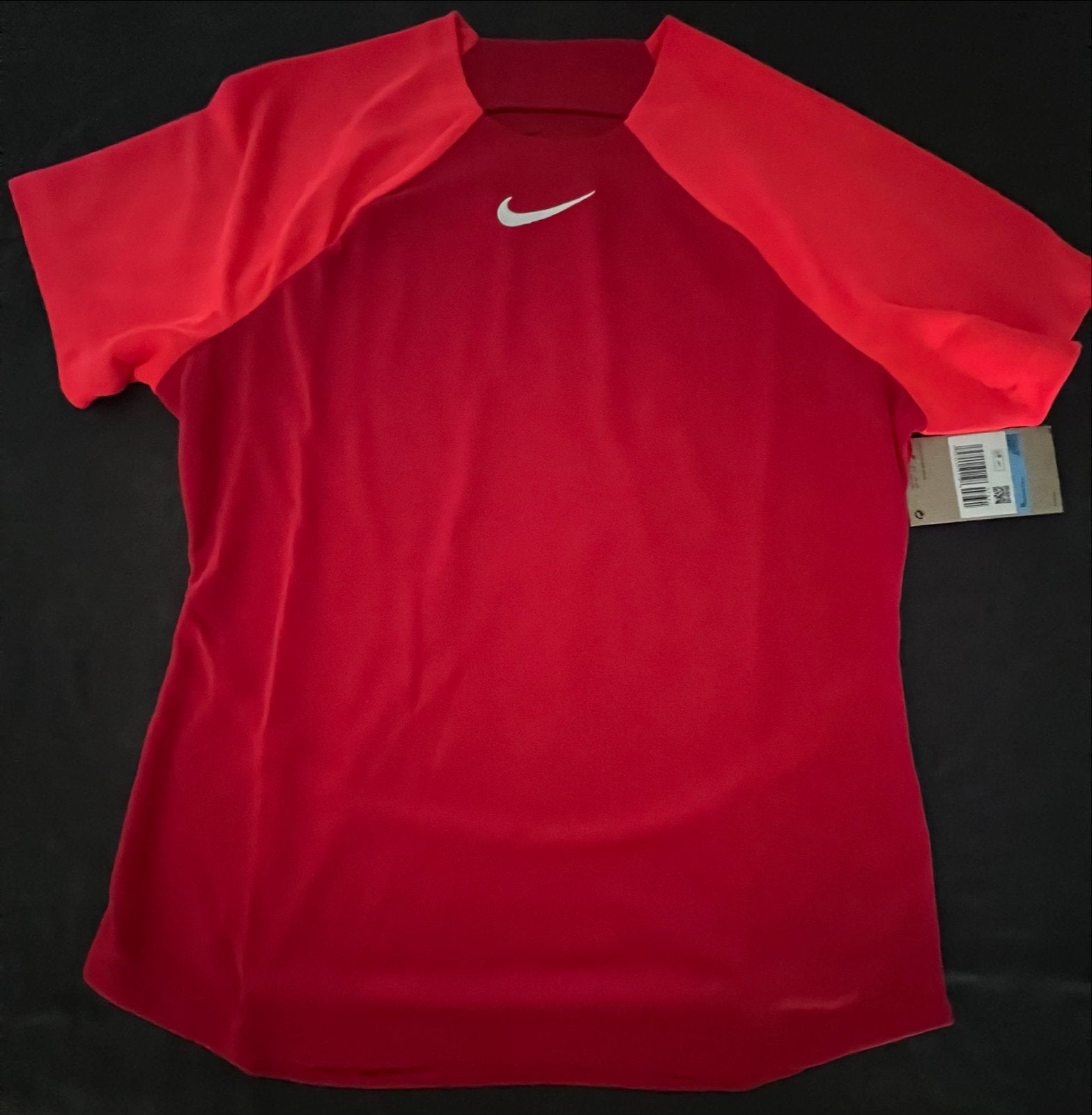 Nike Dames Voetbalshirt Rood Maat M Nieuw met label, Maat 38/40 (M), Nieuw, Ophalen of Verzenden, Korte mouw
