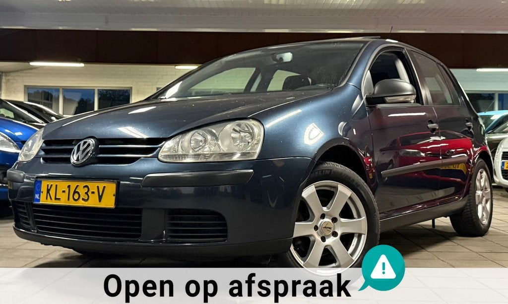 Volkswagen Golf 1.6 Trendline|NweAPK|Panoramadak|AppleCarpla, Stof, Gebruikt, Zwart, 4 cilinders