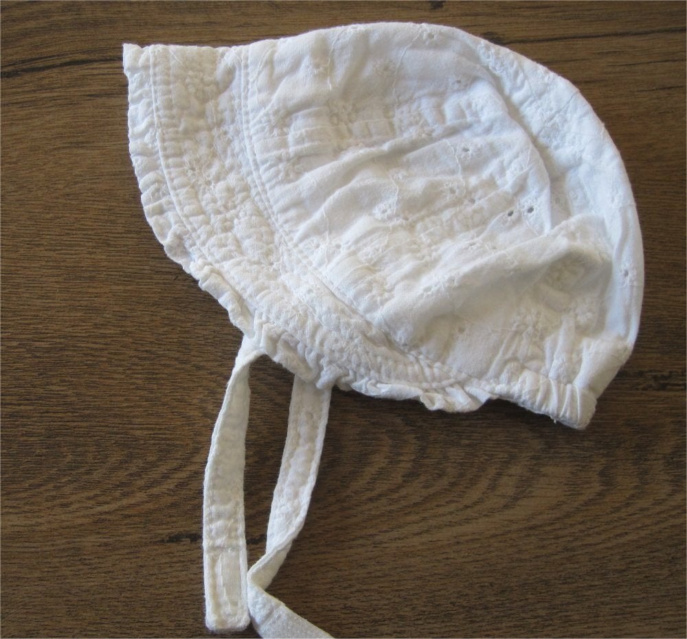 Mutsje van broderiekant, Antiek en Kunst, Antiek | Kleding en Accessoires, Ophalen of Verzenden