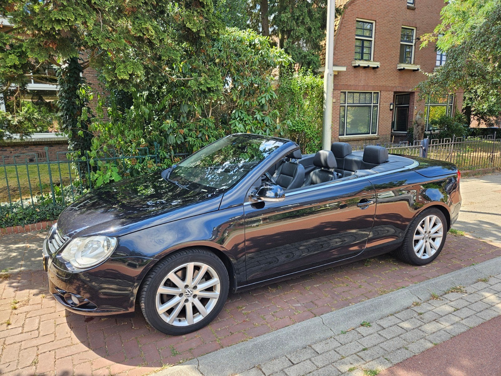 VW Eos Cabrio 2.0 TFSI Benzine Automaat | 200 PK | 72.200 km, Auto's, Zwart, 4 cilinders, Elektronische parkeerrem, Zwart