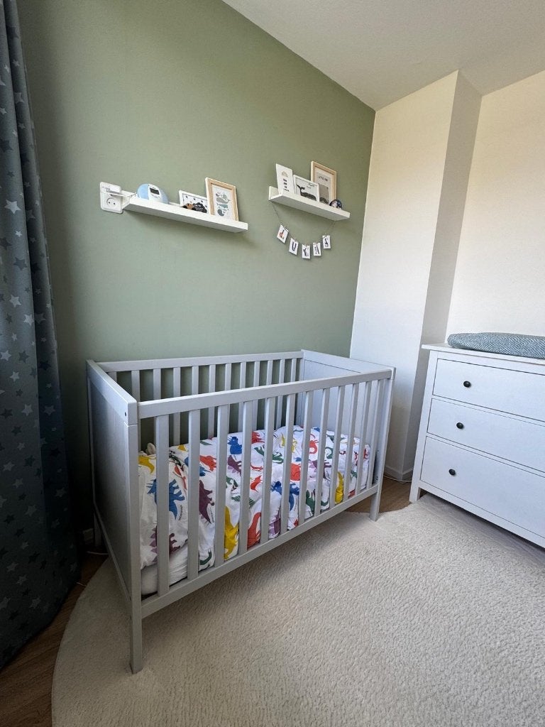 Ledikant/Babybedje. IKEA - SUNDVIK - zo goed als nieuw., Kinderen en Baby's, Babywiegjes en Ledikanten, Ophalen, Gebruikt, Ledikant