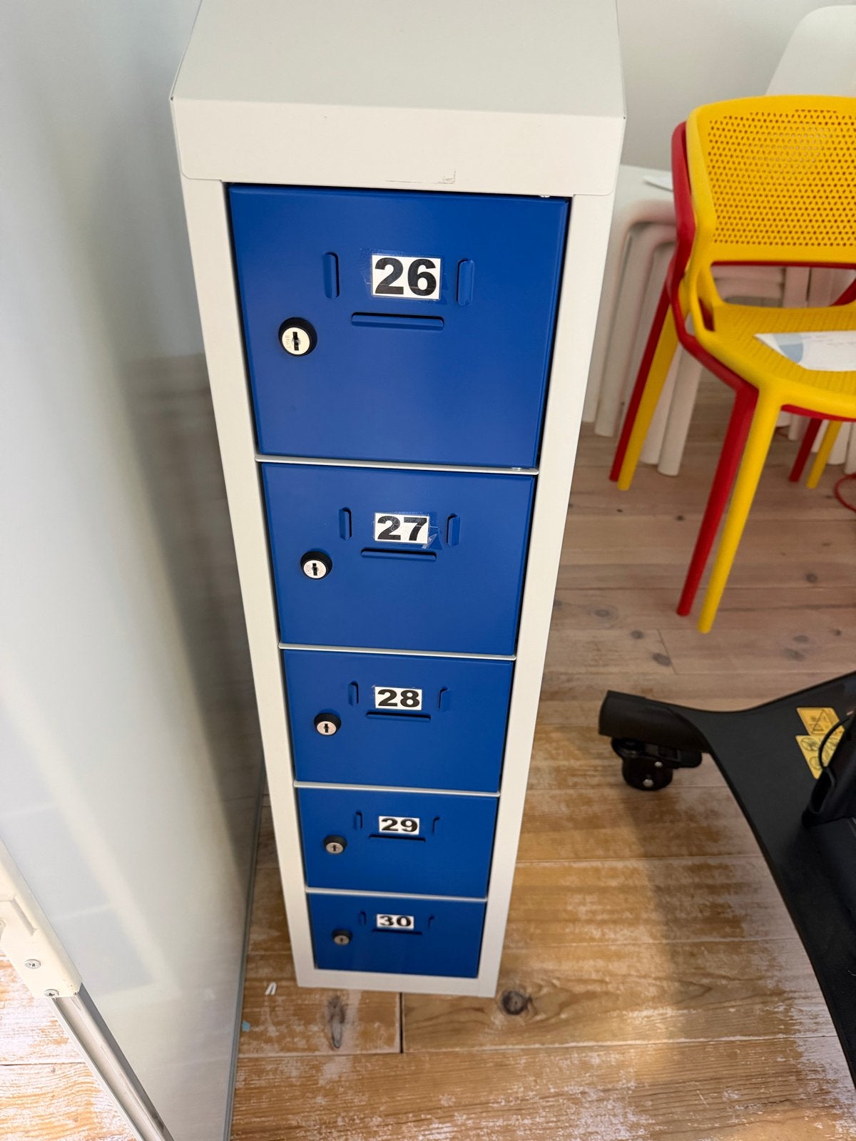 2 sets hanglockers met sleutels - Zo goed als nieuw, Huis en Inrichting, Kasten | Lockerkasten, Ophalen of Verzenden, Zo goed als nieuw