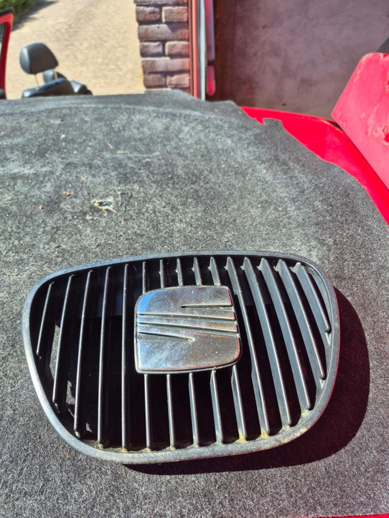Grille Seat Ibiza 6L (2002-2008), Gebruikt, Voor, Ophalen of Verzenden, Bumper
