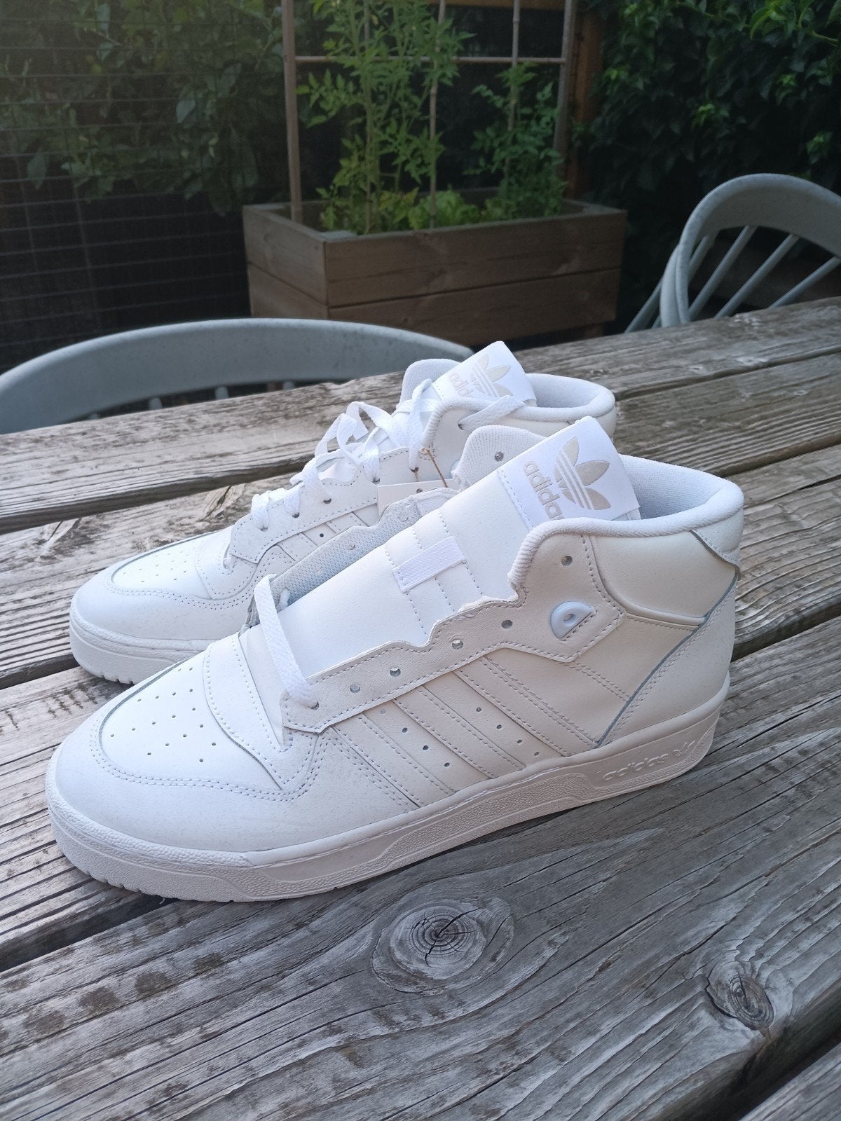 Adidas sneakers wit mt 42 2/3 - Nieuw met labels, Ophalen, Wit, Nieuw, Sneakers of Gympen