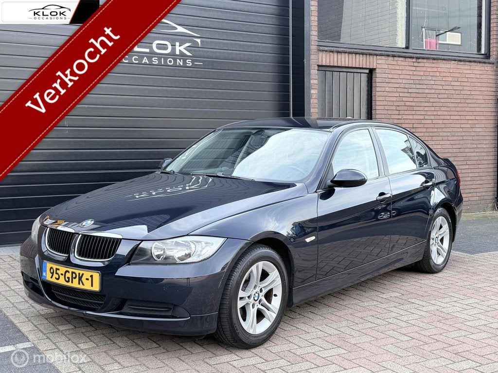 BMW 3-serie 316i Business Line NAP Clim Cruise Trekhaak Navi, Auto's, Parkeersensor, 4 cilinders, Blauw, 122 pk