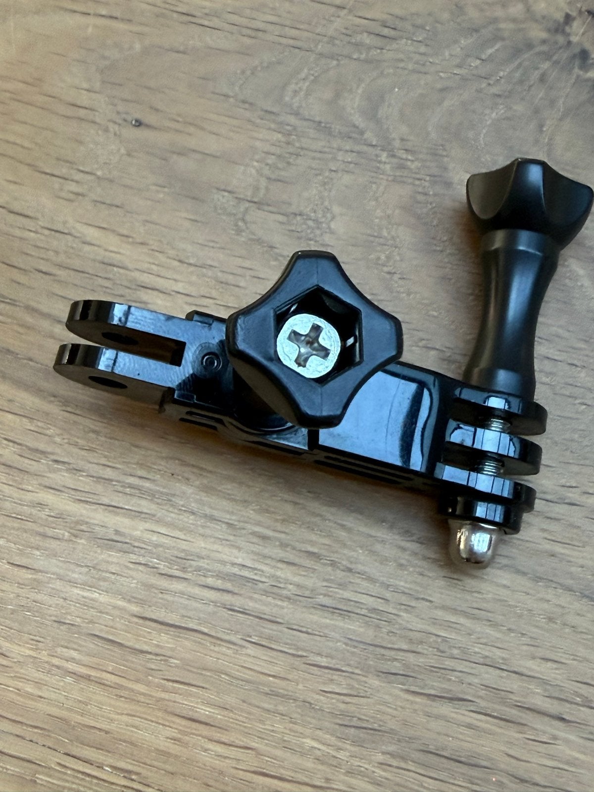 Foto 3 van GoPro 3-Way Pivot Arm - Veelzijdige Bevestiging