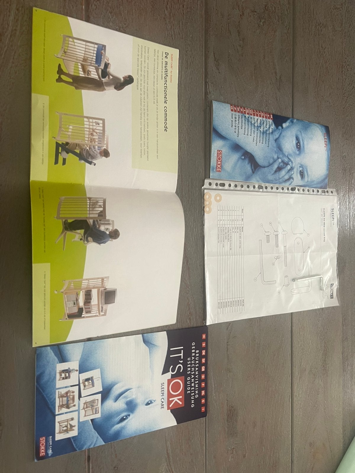 Complete STOKKE Sleepi babykamer bedje & Sleepi Care commode, Ophalen, Zo goed als nieuw