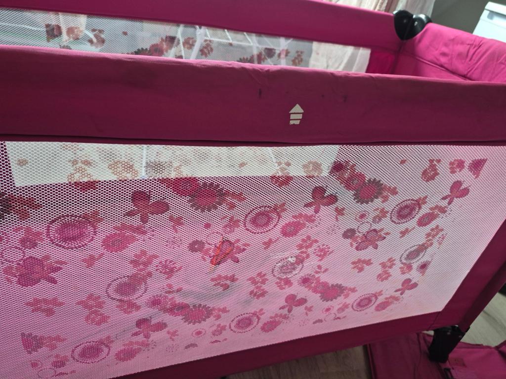 Campingbedje met matras, Kinderen en Baby's, Ophalen, Zo goed als nieuw, Minder dan 140 cm, Matras