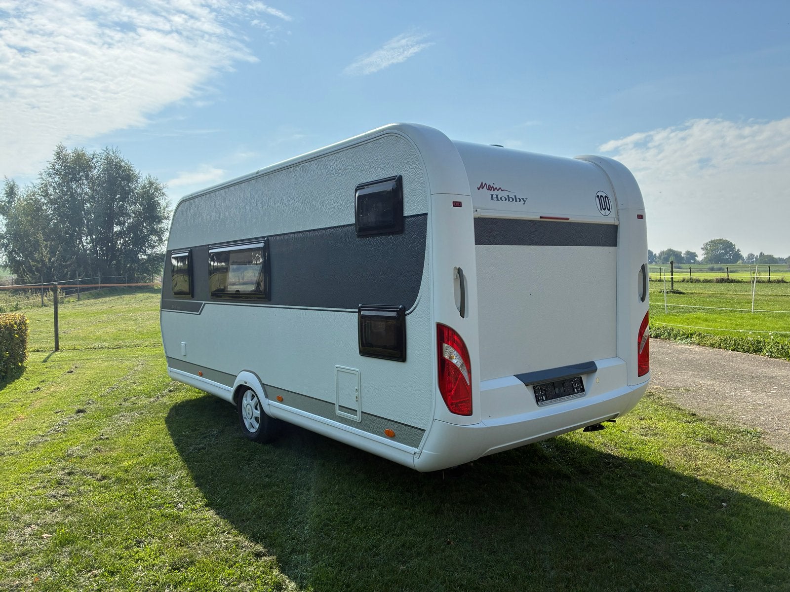Hobby De Luxe 490 KMF stapelbed, Airco, Mover, Tent, Stapelbed, Schokbreker, Hobby, Bedrijf
