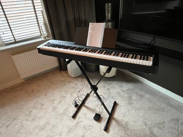 Yamaha P-145 stage piano 88 toetsen, Ophalen, Zwart, Digitaal, Zo goed als nieuw