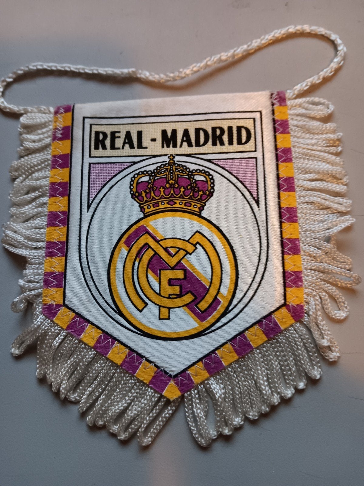 Real Madrid Vaantje - Voetbal Fan Item, Ophalen of Verzenden, Zo goed als nieuw, Buitenlandse clubs, Vaantje of Sjaal
