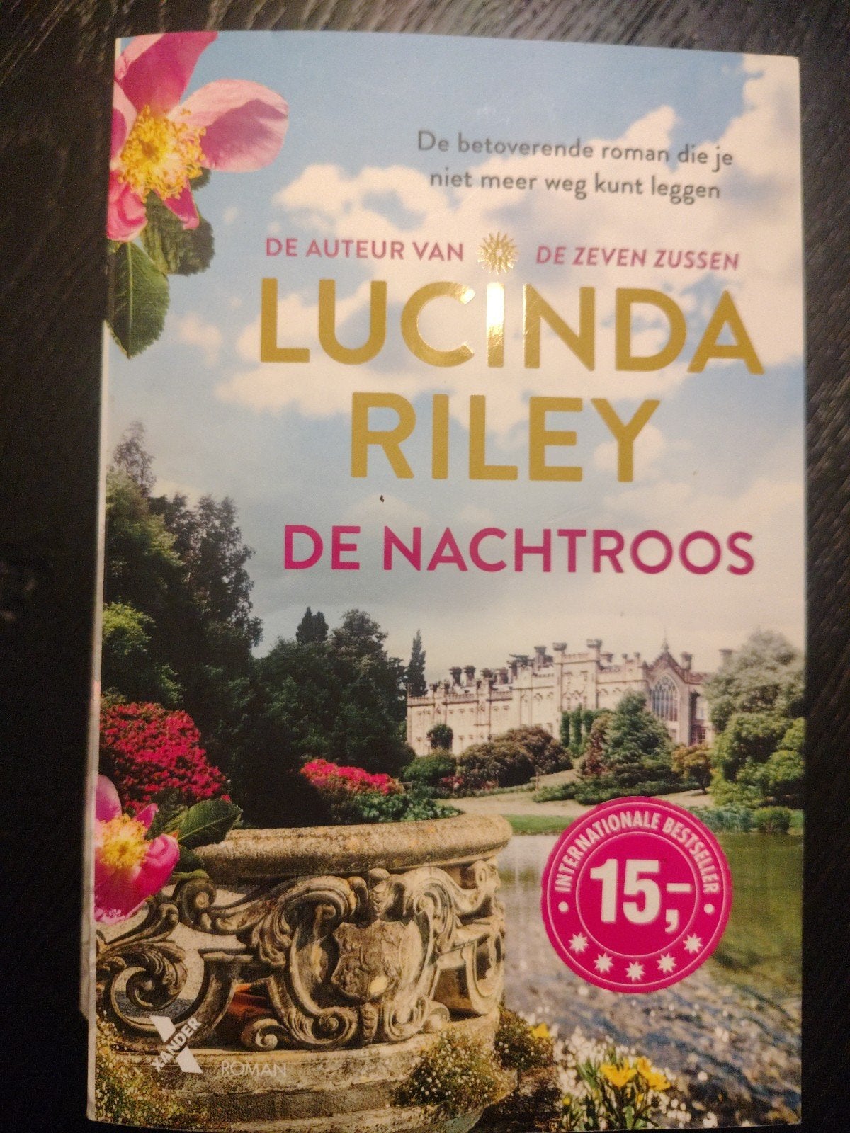 Lucinda Riley - De Nachtroos (Internationale Bestseller), Ophalen of Verzenden, Zo goed als nieuw, Lucinda Riley, Nederland