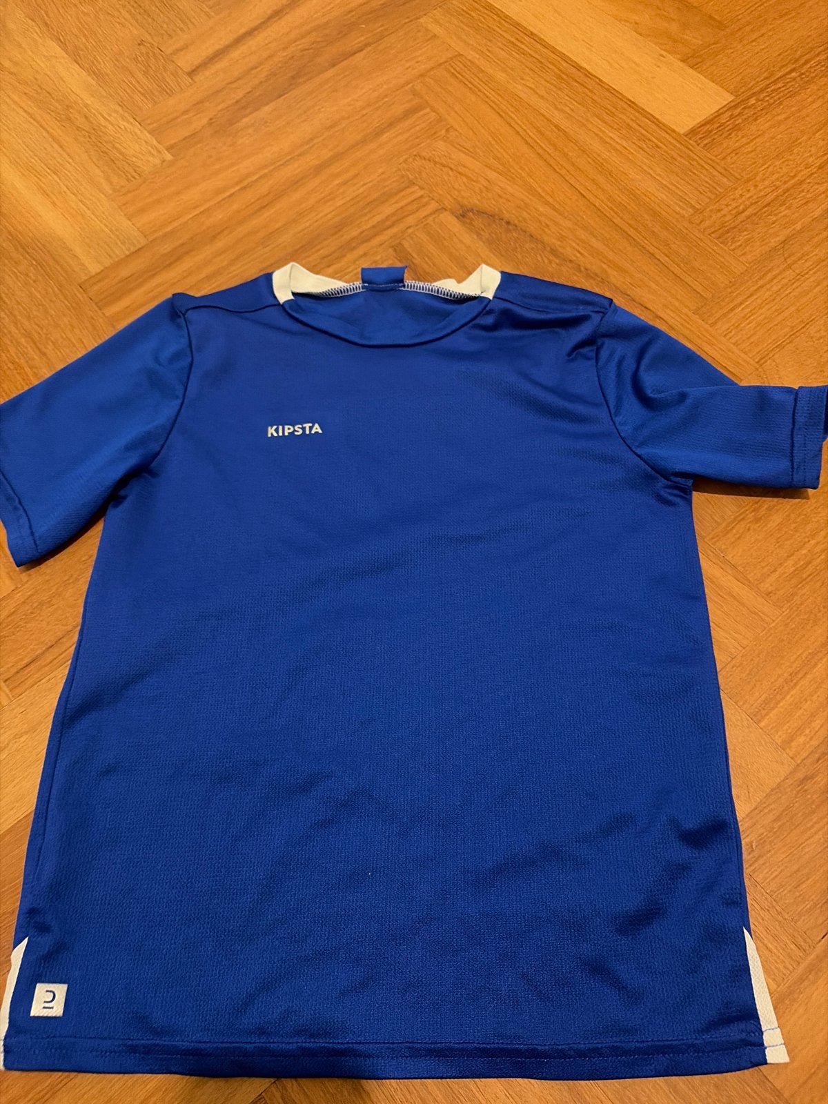 Kipsta voetbalshirt blauw maat 10-11 jaar, Kinderen en Baby's, Kinderkleding | Maat 140, Ophalen, Zo goed als nieuw, Jongen of Meisje