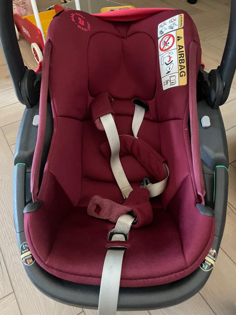 Maxi Cosi coral rood met family fix base, Ophalen, Zo goed als nieuw, Isofix, 0 t/m 13 kg