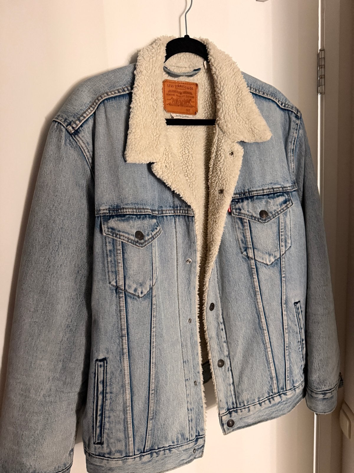 Levi's Sherpa Trucker Jacket - Lichtblauw Denim, Ophalen of Verzenden, Zo goed als nieuw, Maat 38/40 (M), Blauw