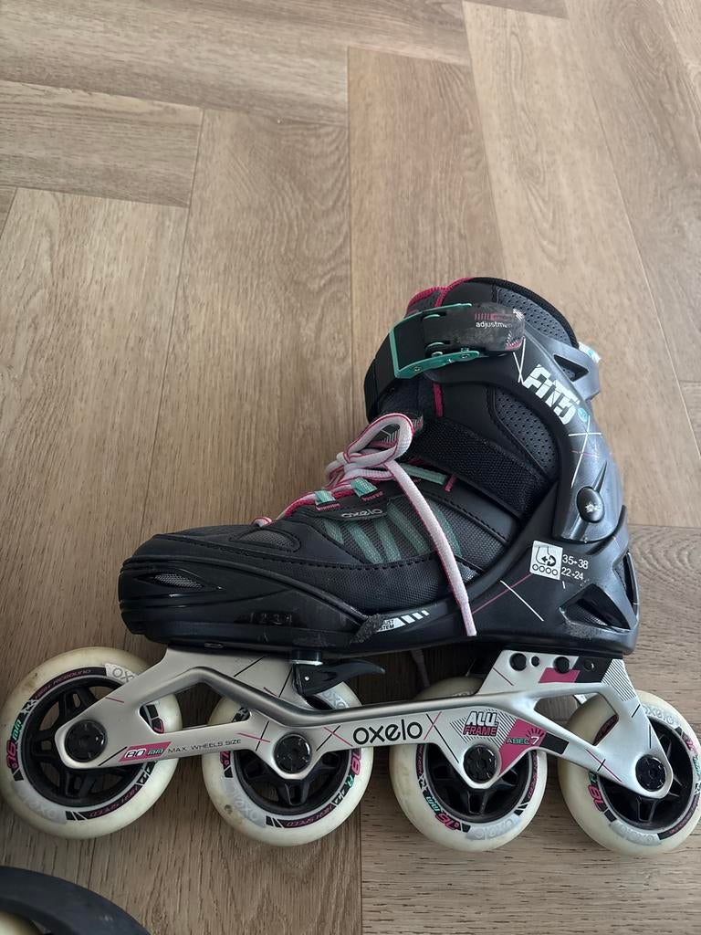 Oxelo Inline Skates Maat 35-38 met Bescherming, Verstelbaar, Kinderen, Zo goed als nieuw, Inline skates 4 wielen