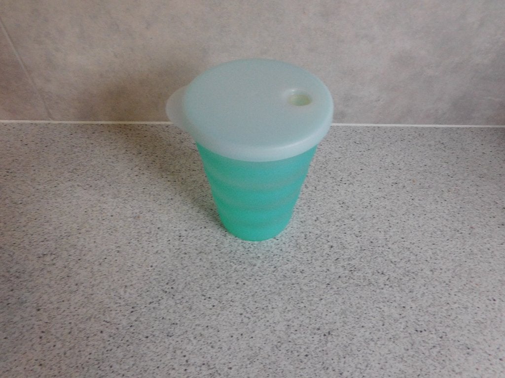 Tupperware Trendy Beker 330 ml. en Deksel Groen, Ophalen of Verzenden, Zo goed als nieuw, Groen, Beker of Kan