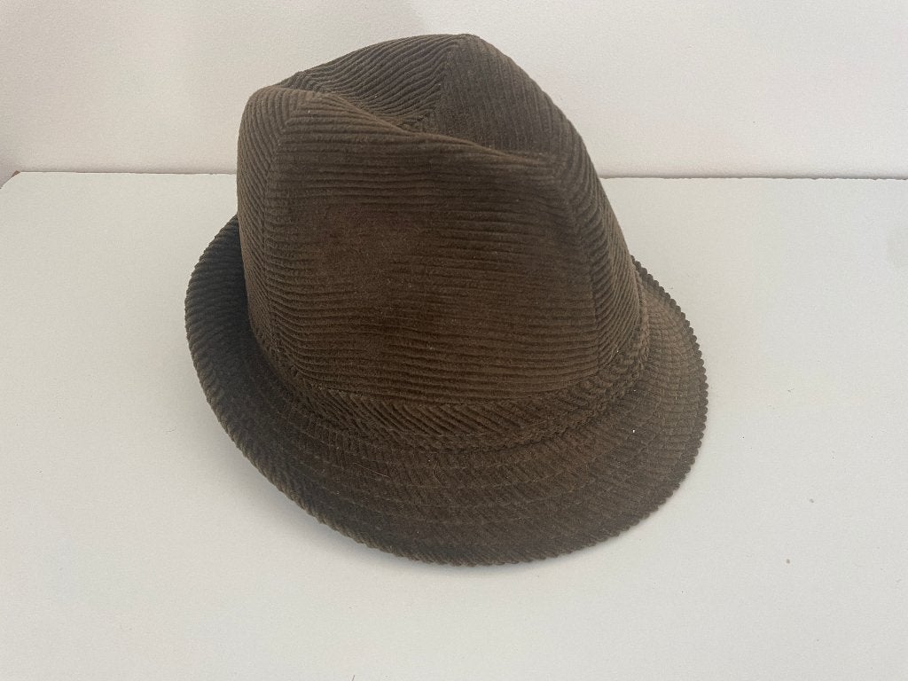 E048 Mooie originele bruine ribfluwelen vintage Trilby hoed, Hoed, Trilby, Gedragen, One size fits all