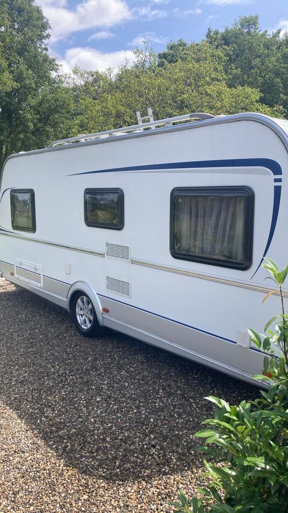 Caravan wilk 2013 met 2 aparte bedden, mover en schotel, Mover, Rondzit, Particulier, Wilk