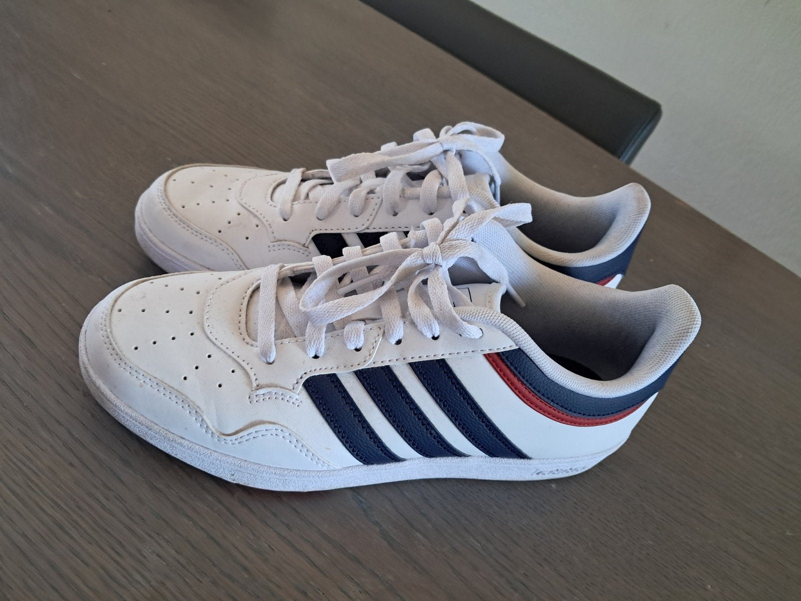Adidas Gympen/Sneakers Maat 41 Nieuwstaat €25, Ophalen of Verzenden, Zo goed als nieuw, Sneakers of Gympen