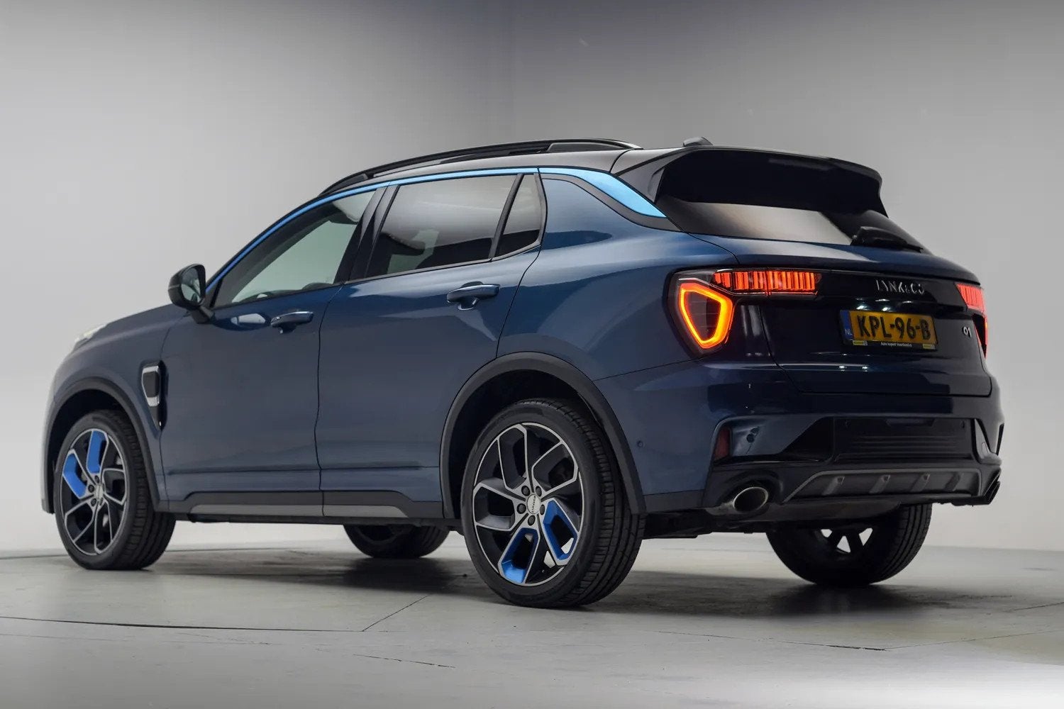 Lynk & Co 01 1.5 PHEV [ Panorama Navi 360-Camera Keyless ], Auto's, Blauw, Plug-in hybride, Bedrijf, 1854 kg