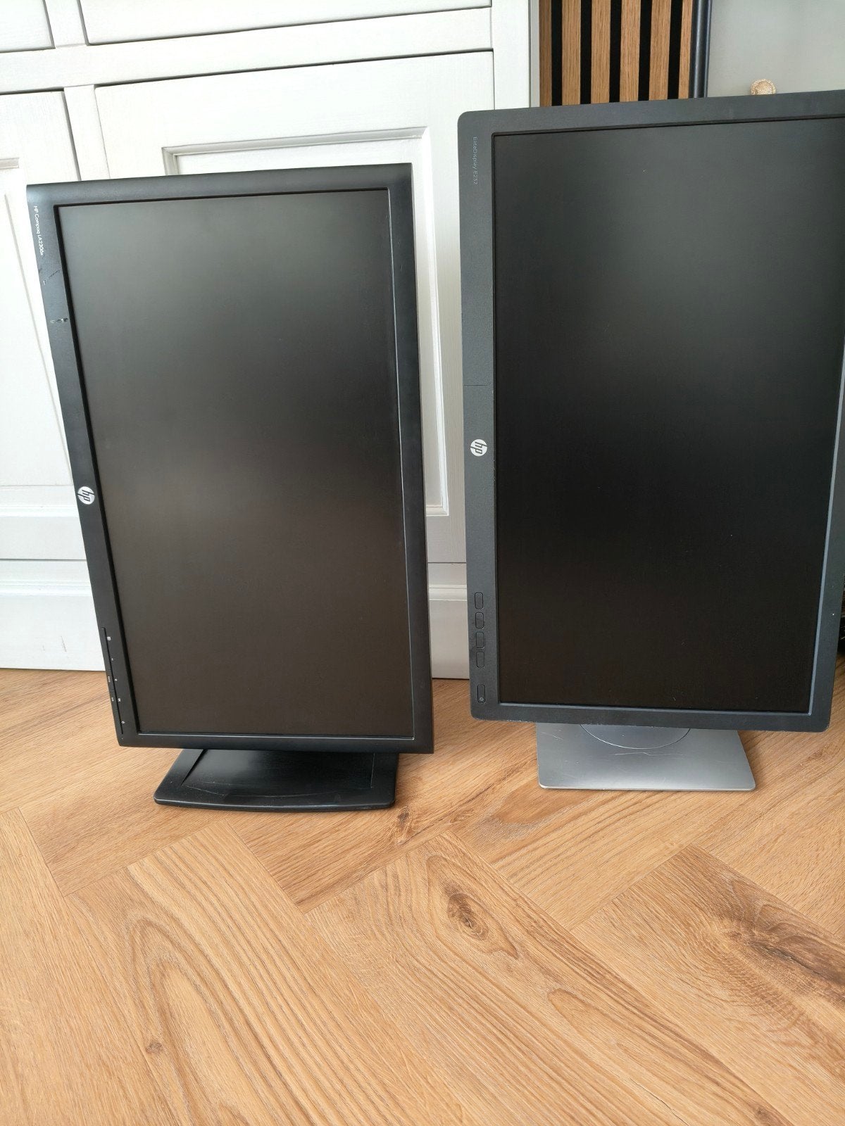 Twee HP Monitoren: EliteDisplay E232 en Compaq LA2306X, Computers en Software, Ophalen, Gebruikt, IPS, In hoogte verstelbaar