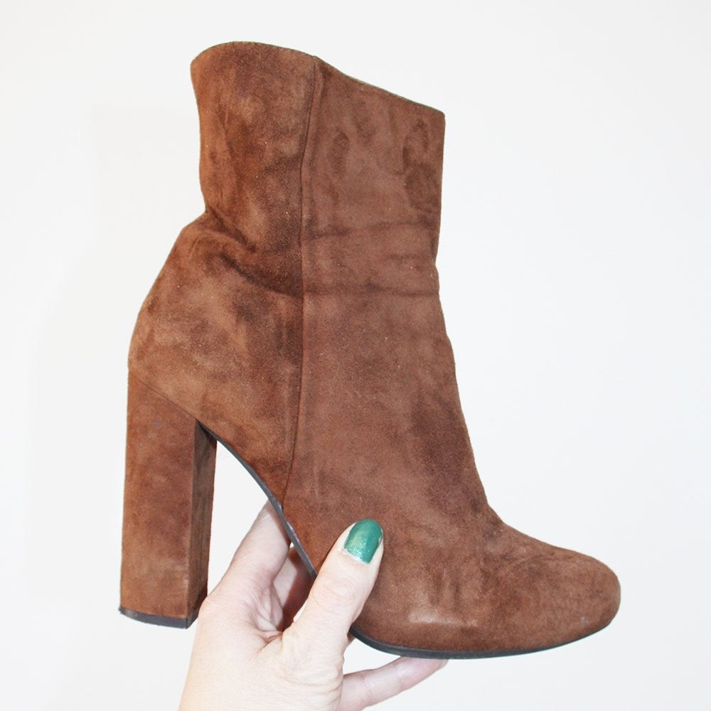 Zeer Mooie Suede Unisa Laarsjes -s14 (Maat 39) € 60,-, Bruin, Lage of Enkellaarzen, Ophalen of Verzenden, Zo goed als nieuw