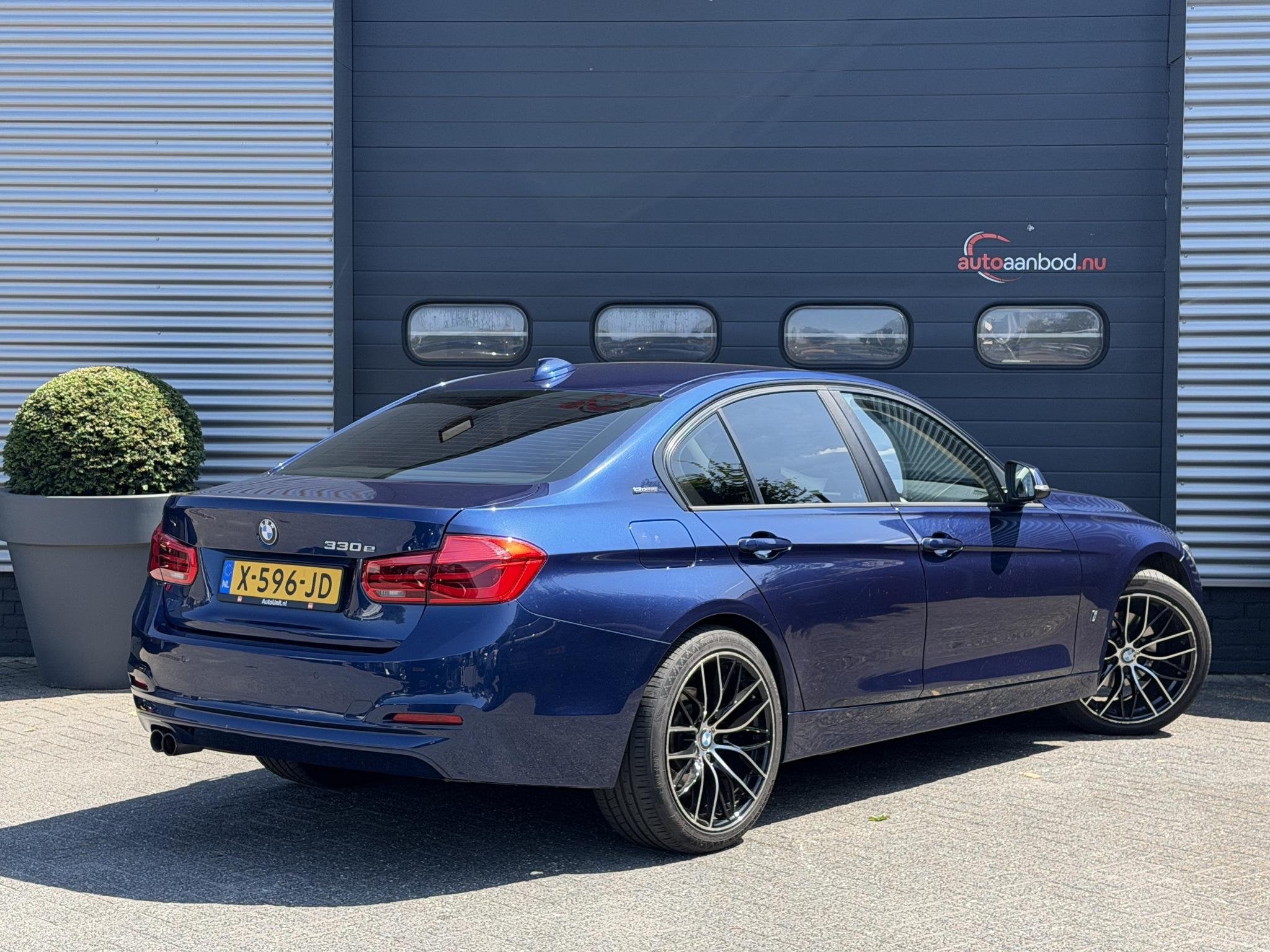 BMW 3-serie 330e High Executive SOH 91,3% | Navigatie | Lede, Automaat, Achterwielaandrijving, Gebruikt, 252 pk