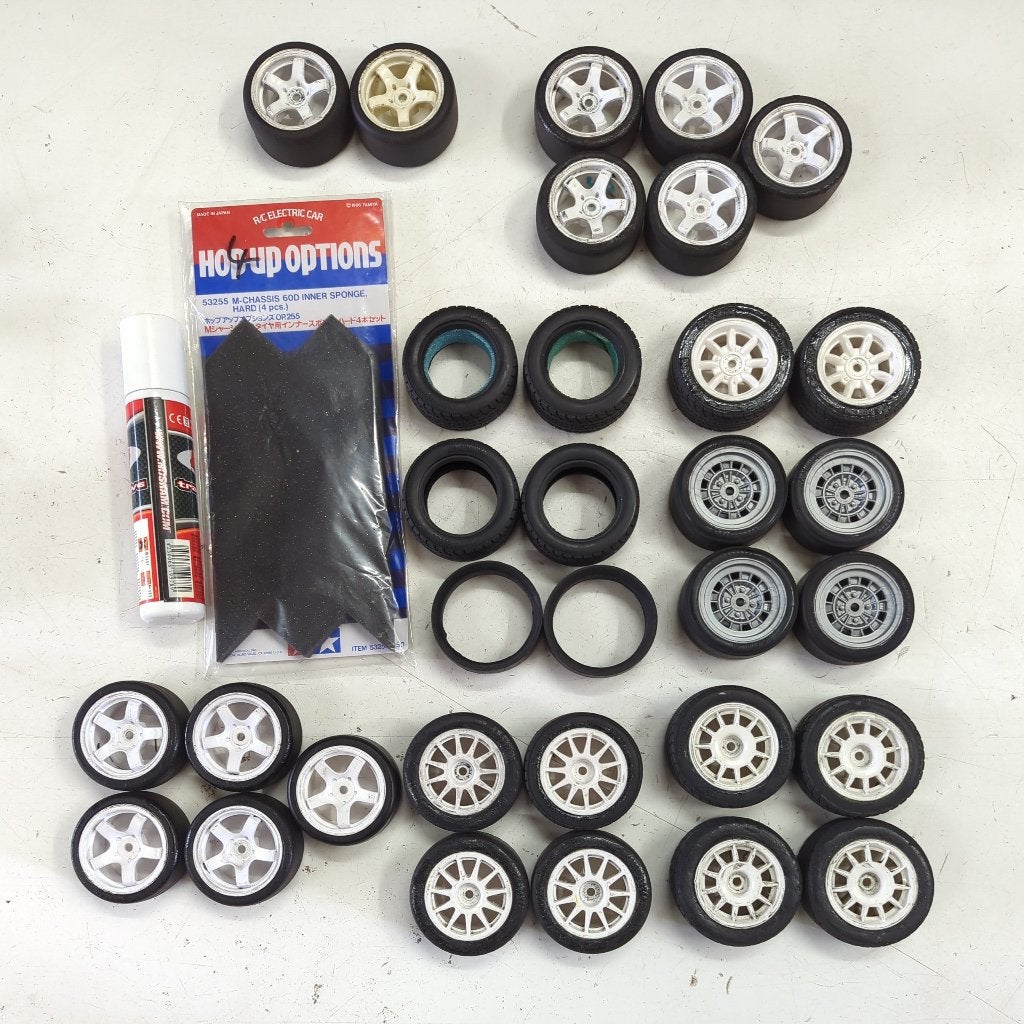 Tamiya M-chassis wielen & banden 30x (M-07, M-05, M-03, M-06, Ophalen of Verzenden, Gebruikt, Schaal 1:10, Onderdeel
