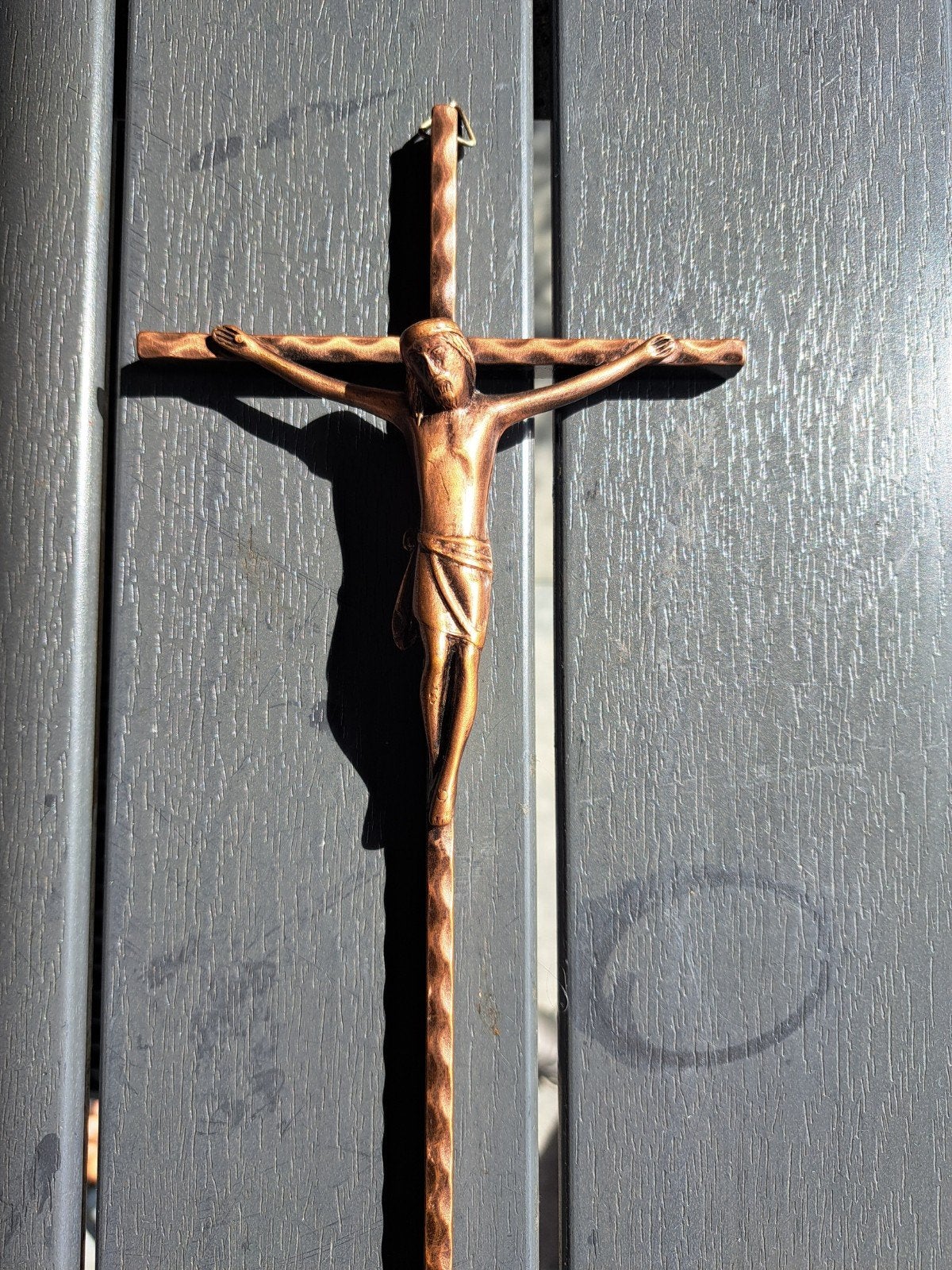 Antiek koperen kruisbeeld - Jezus aan het kruis, Ophalen of Verzenden