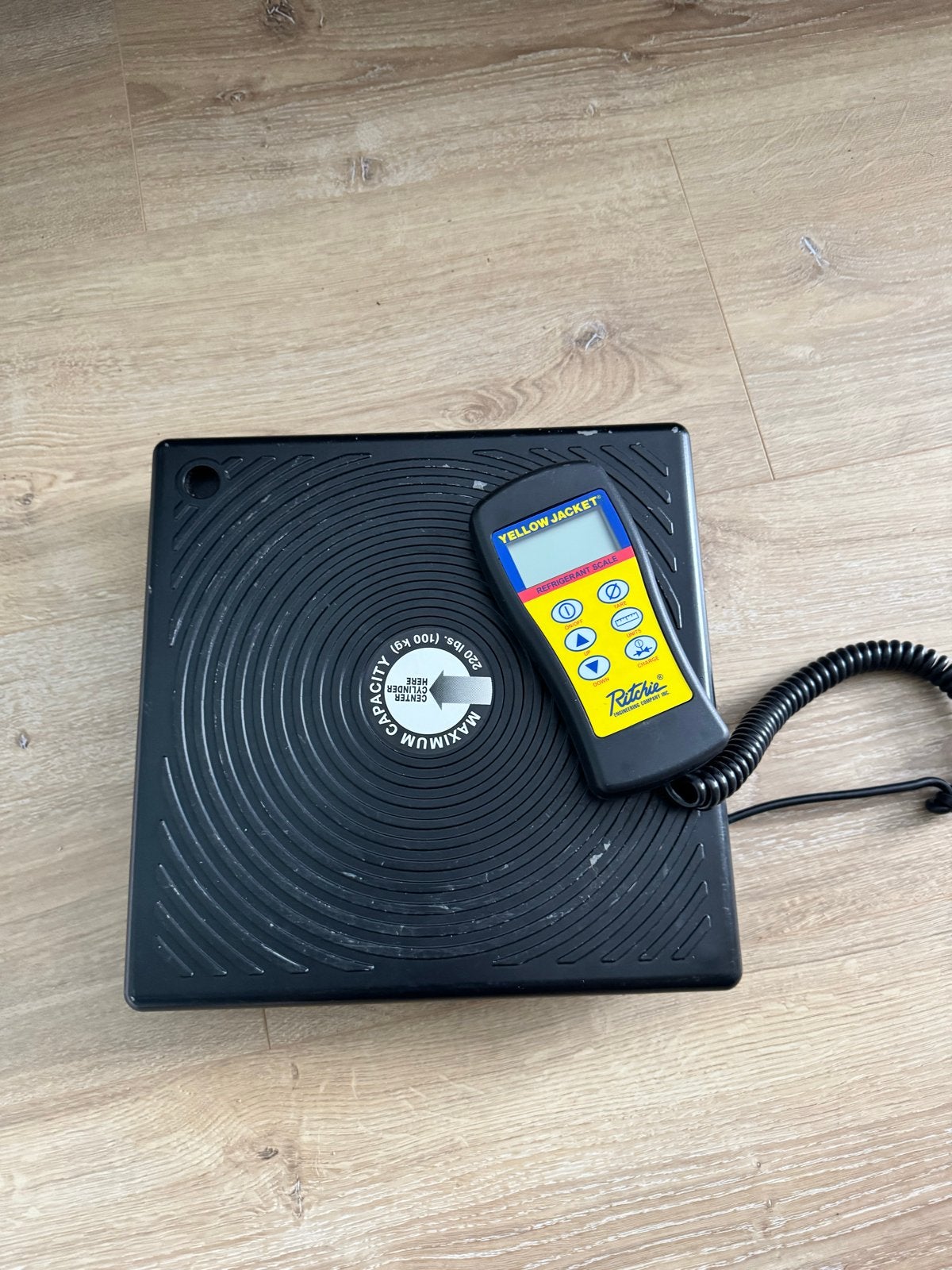 Yellow Jacket weegschaal voor koelmiddel (220 lbs/100 kg), Ophalen, Gebruikt